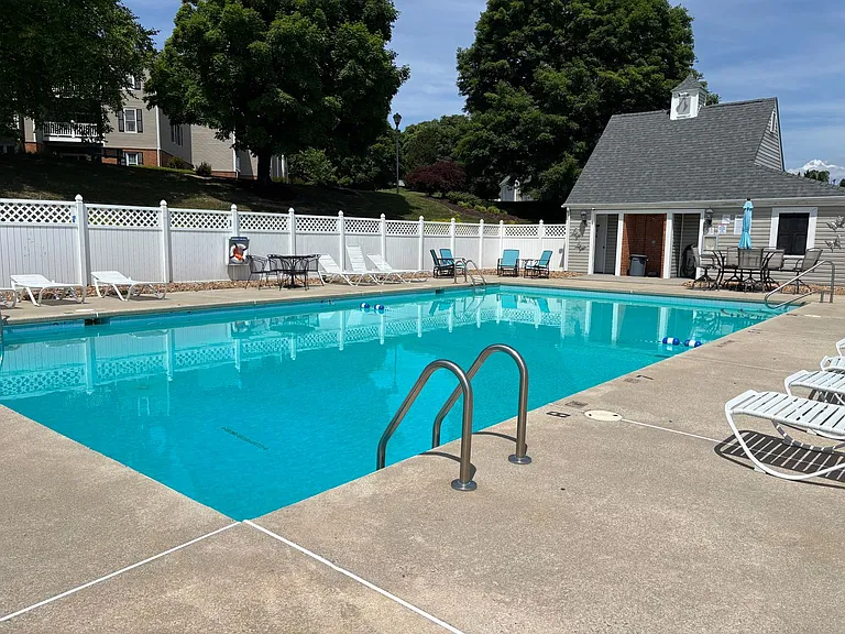 5180 Winterberry Ct — Photo 45