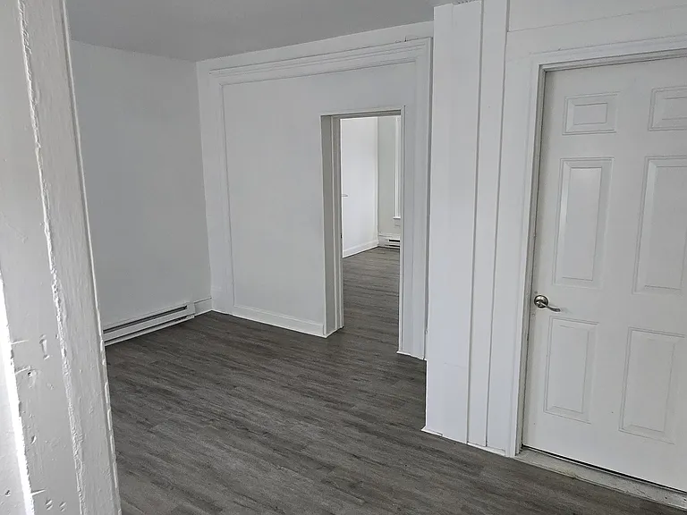 916 Wolcott Ave #3 — Photo 8