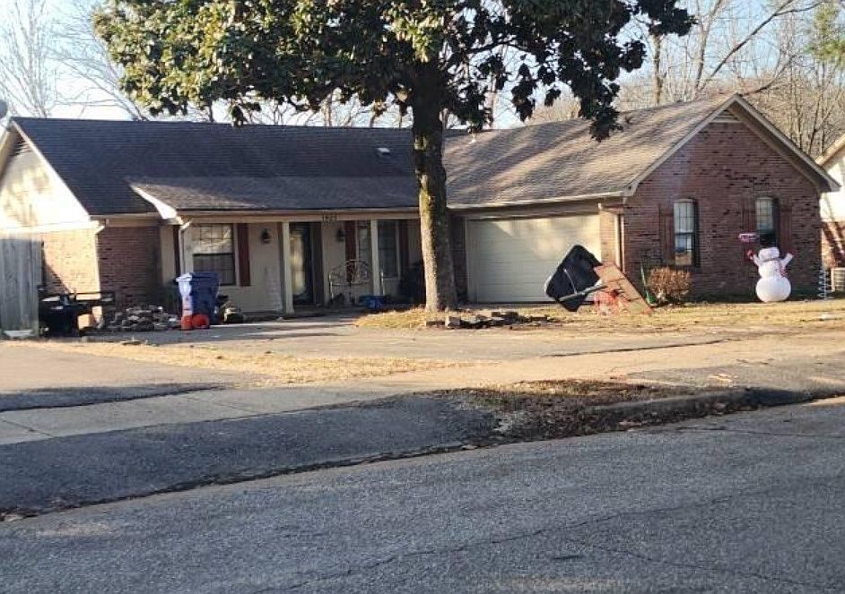1st image of 1925 Tissington Dr