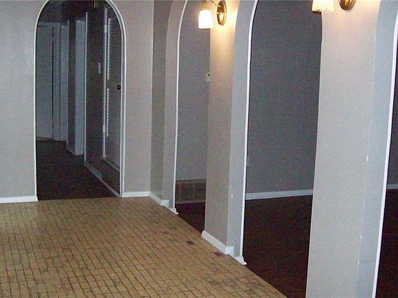 4th image of 3005 S Murco Dr