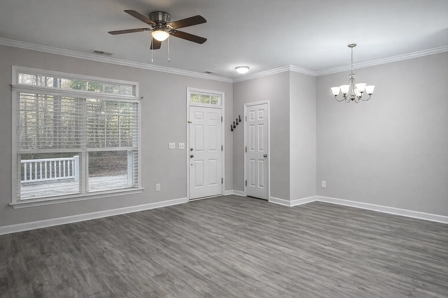 11710 Mezzanine Dr — Photo 2