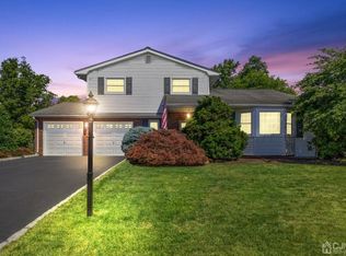 77 Louis Ave, Middlesex, NJ 08846