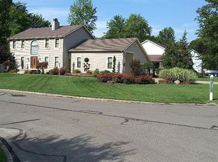 100 Vinetree Pl, Cortland, OH