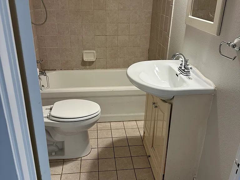 225 Hamilton St — Photo 17