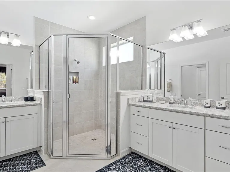 636 Horizon Ct — Photo 15