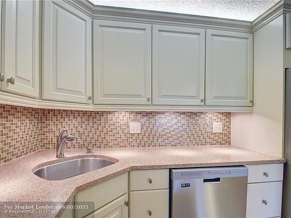 5th image of 330 Knotty Pine Cir APT B-1