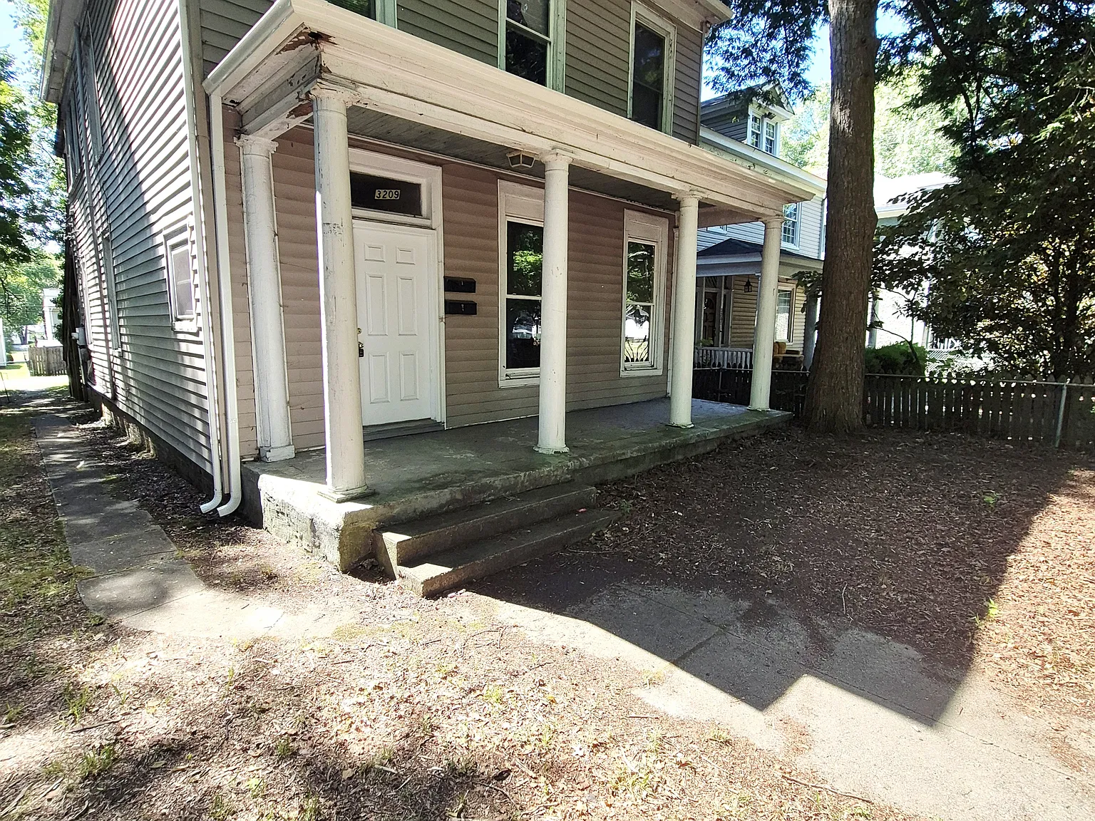 3209 3rd Avenue - B — Photo 1