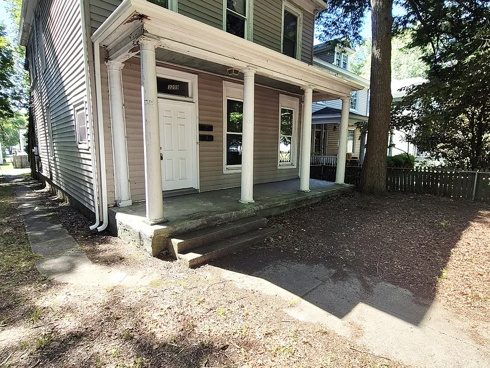 3209 3rd Ave #B