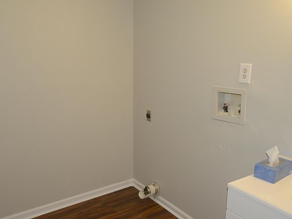 Washer/ dryer connections