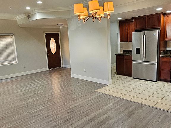 2nd image of 5719 Camellia Ave Unit 102