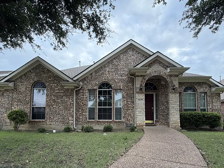 1630 Lagonda Ln — Photo 15