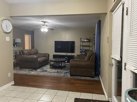 4th image of 1202 Monaco Dr