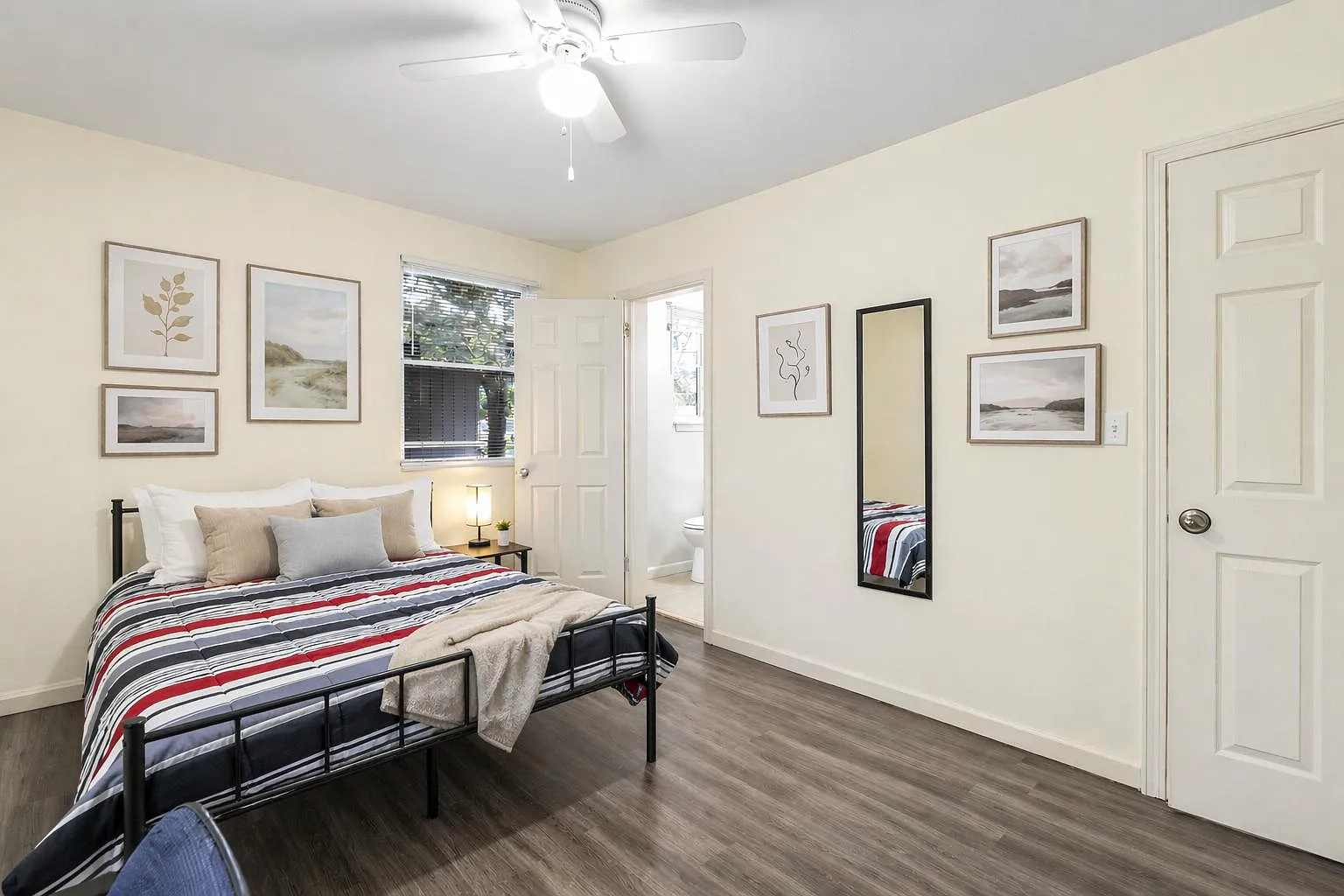 4 bed, 4.0 bath, 2144 sqft, $910 — Photo 3