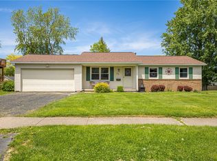 96 Grandview Ln, Rochester, NY 14612