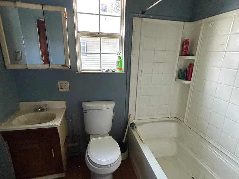 224 Lincoln Ave — Photo 9