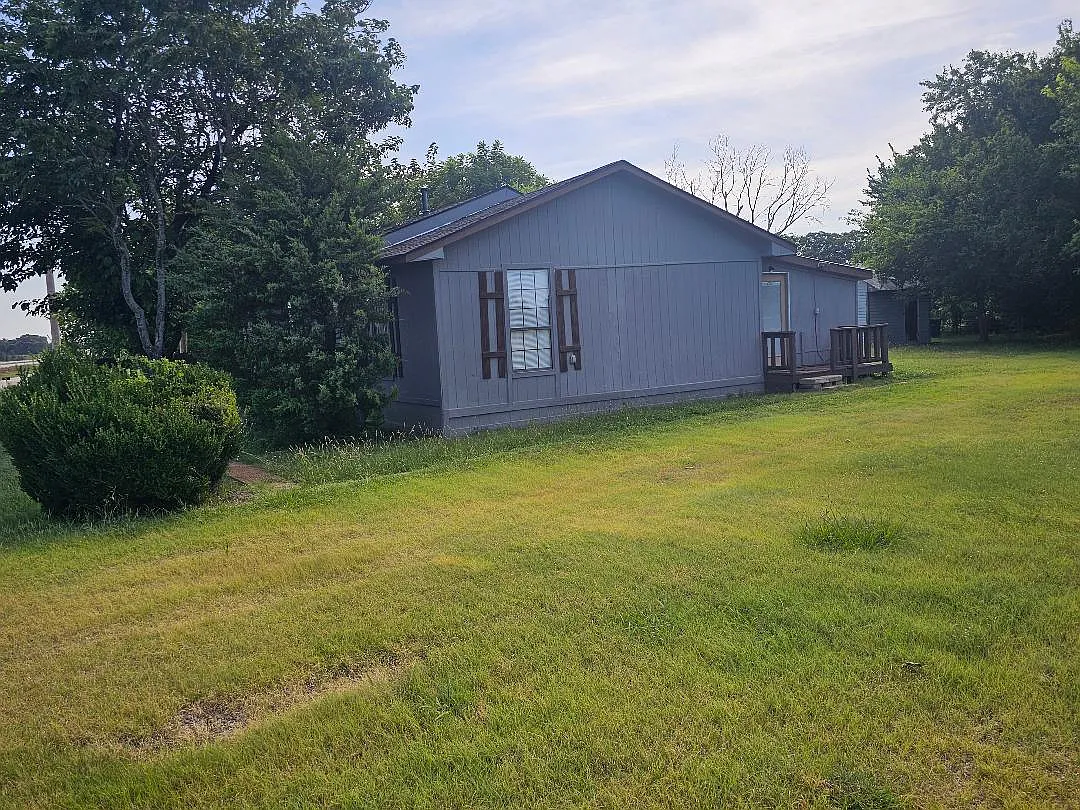 3 bed, 1.5 bath, 1300 sqft, $1,550 — Photo 3