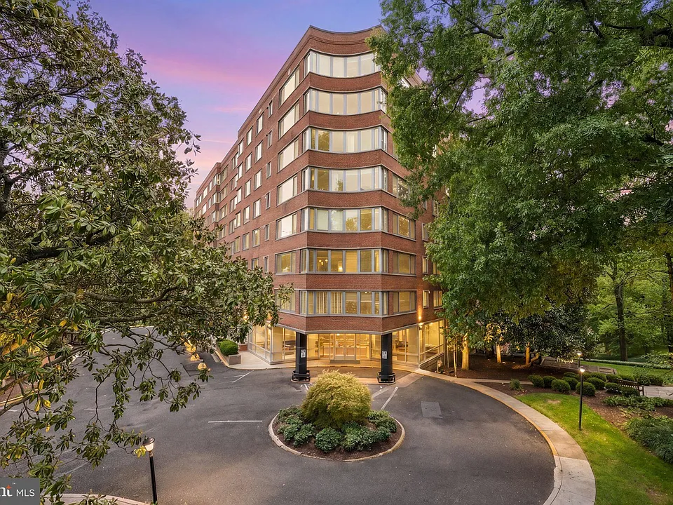 4200 Cathedral Ave NW #607