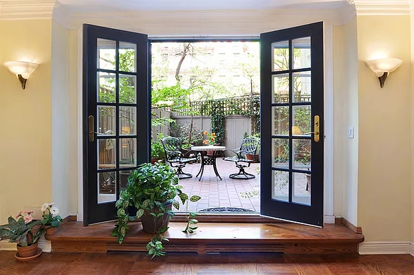Sold by Corcoran | media 21