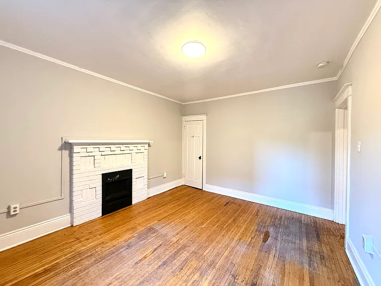 94 East Ave S #15 — Photo 3