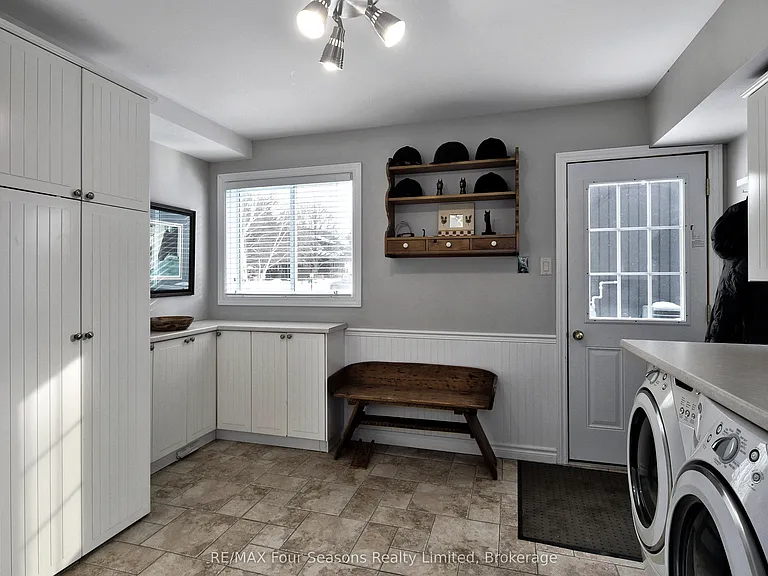 104 Lauries Ct — Photo 21