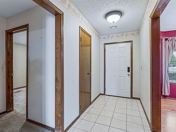 2nd image of 1320 Kelly Park Rd