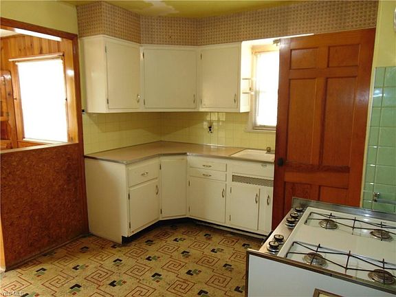5th image of 5240 W 52nd St