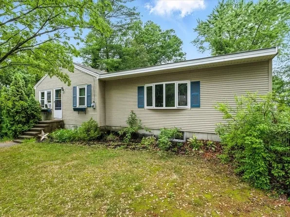 15 Kalmia Rd, Holbrook, MA 02343