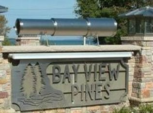 5565 S Spyglass Ridge Dr, Suttons Bay, MI 49682