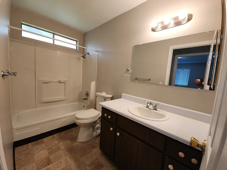 55 Mina Ave #D — Photo 7