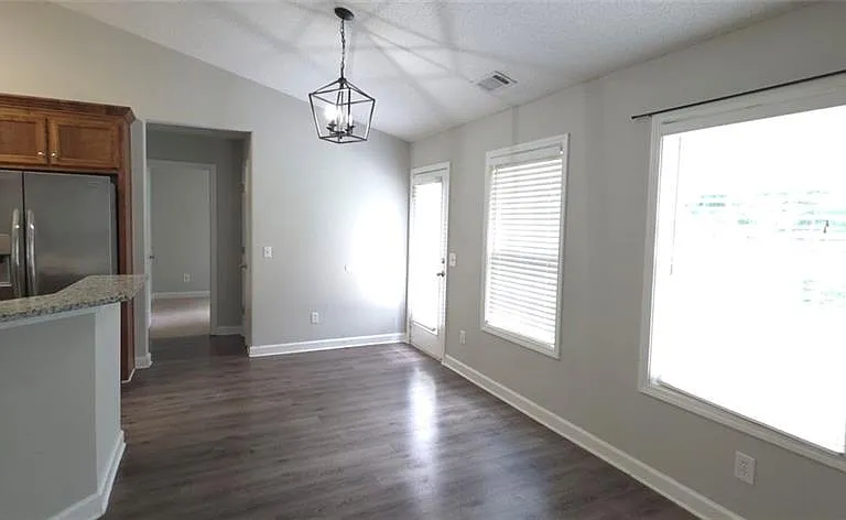 439 Red Bud Rd — Photo 5