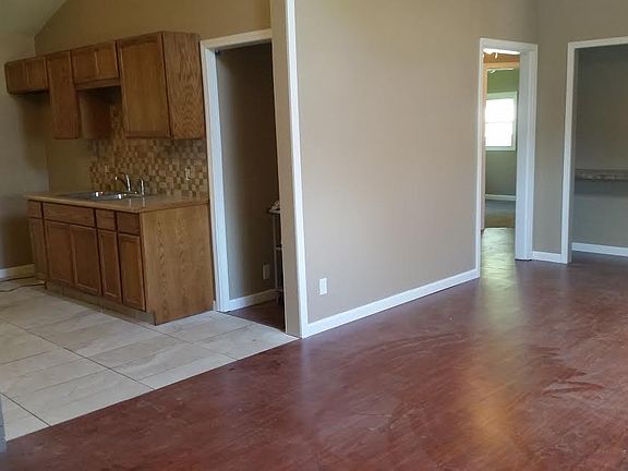3rd image of 2500 N Redgate Ln