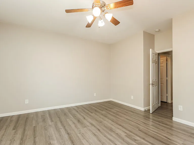 443 Oak Chase Dr — Photo 10