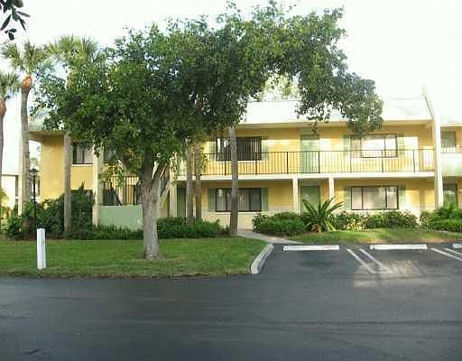 1st image of 913 Meadows Cir #913