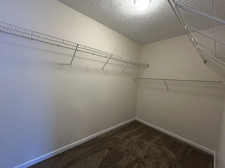 4 Idus Ln — Photo 10