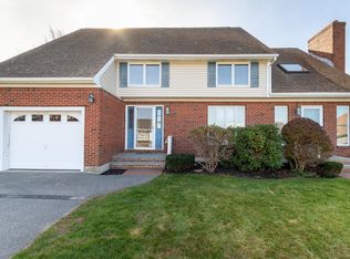 7 Lowell St, Seabrook, NH 03874