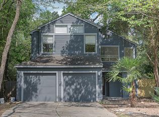 10 Breezy Point Pl, Spring, TX 77381