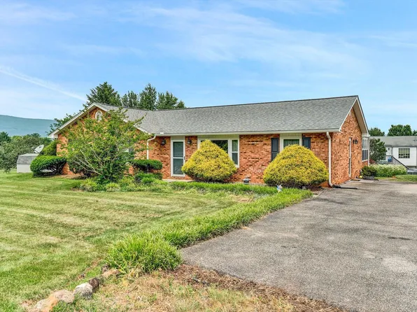 1445 Filson St, Salem, VA 24153