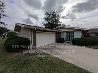 5513 N University St, Peoria, IL 61614