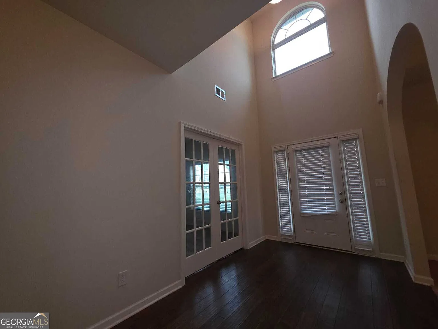 5 bed, 3.0 bath, 3108 sqft, $2,700 — Photo 4