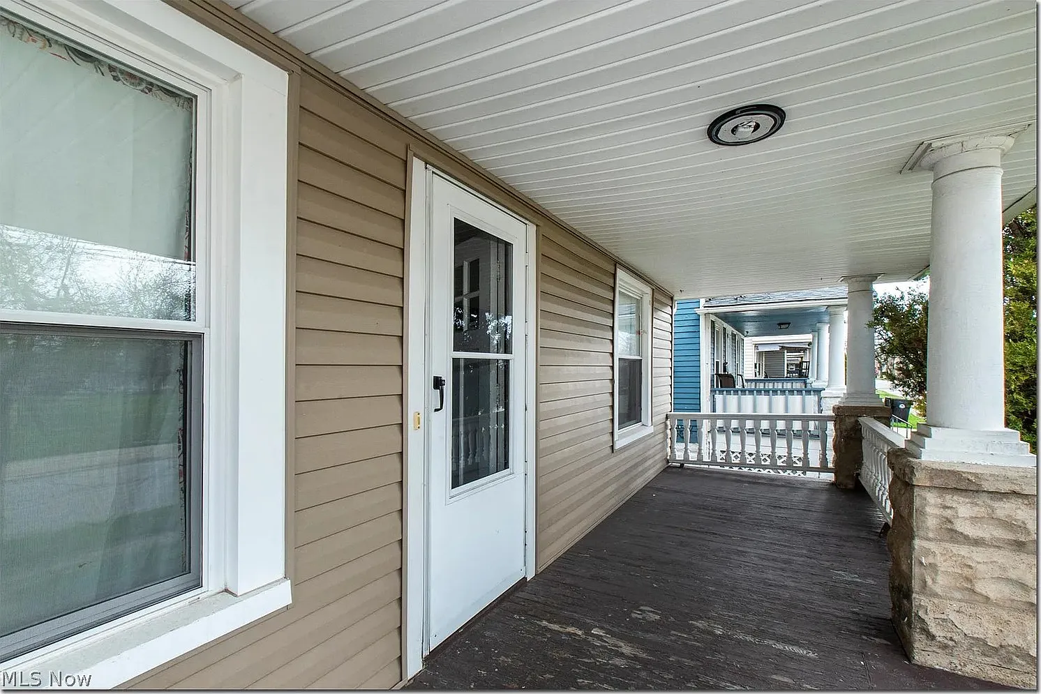 2 bed, 1.0 bath, 1620 sqft, $1,100 — Photo 2