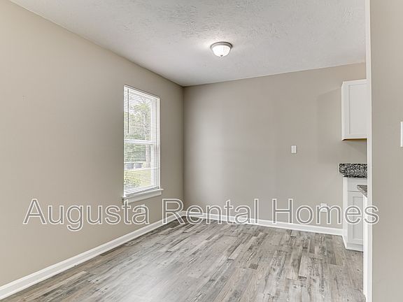 5th image of 152 Conifer Dr
