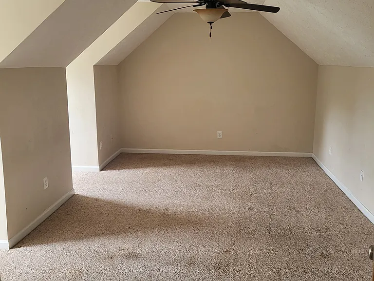 260 Chestnut Dr — Photo 18
