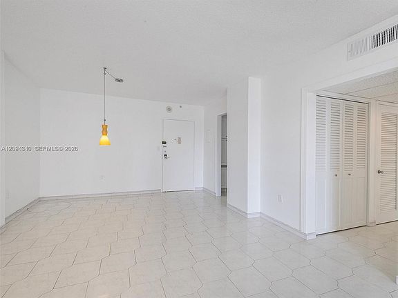 4th image of 400 Kings Point Dr APT 523
