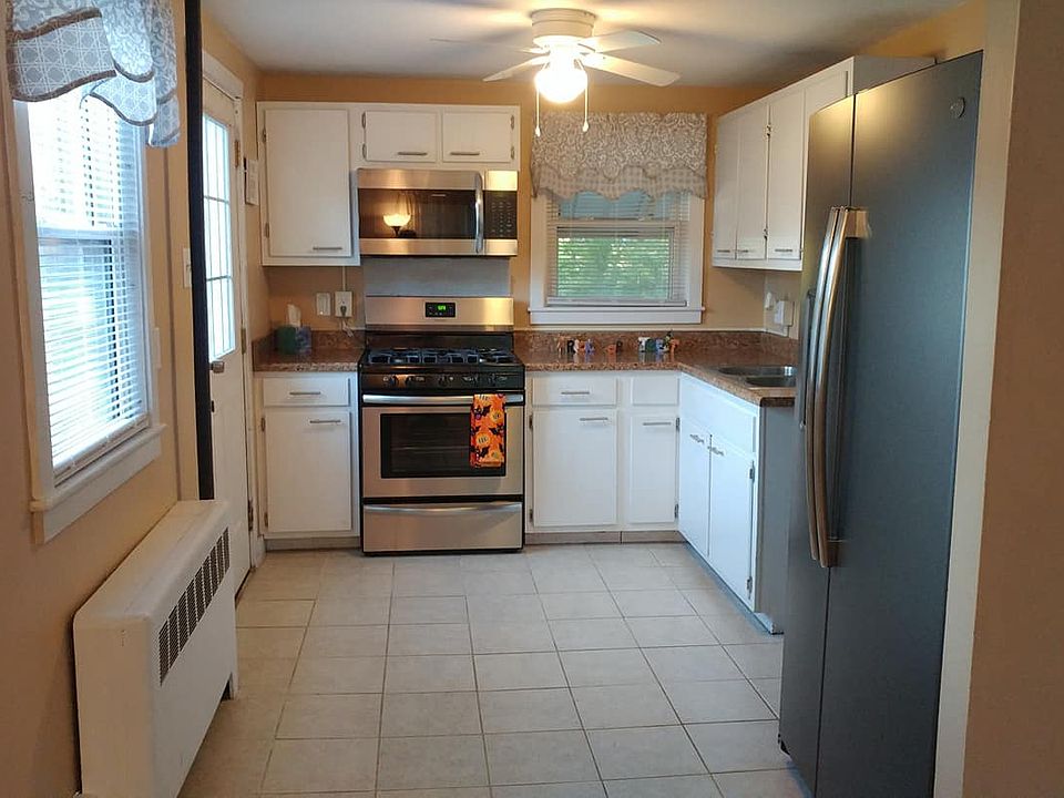 2nd image of 24 Falvey St