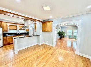 64 Robertson St, Quincy, MA 02169