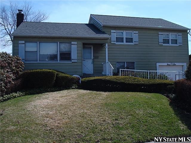 1st image of 19 Gardenia Ln