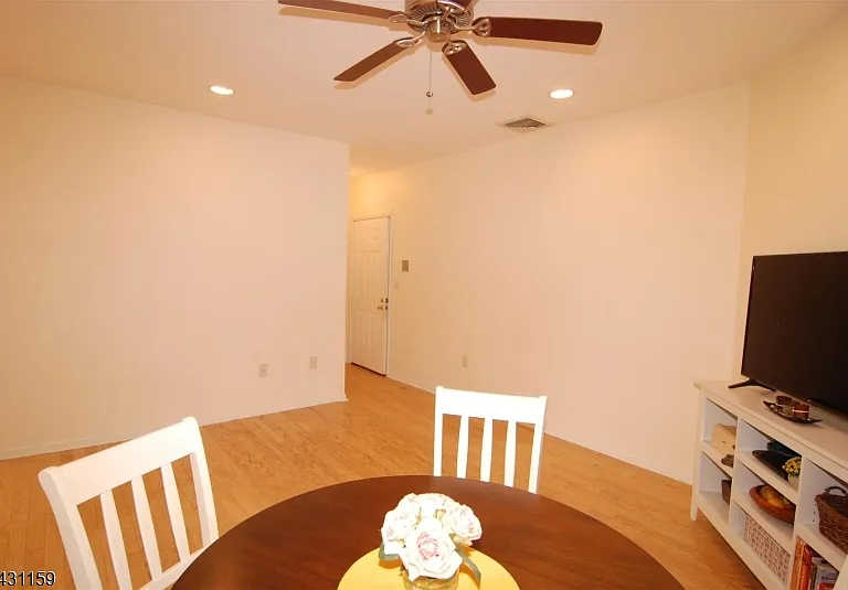 124 E Main St #209 — Photo 6