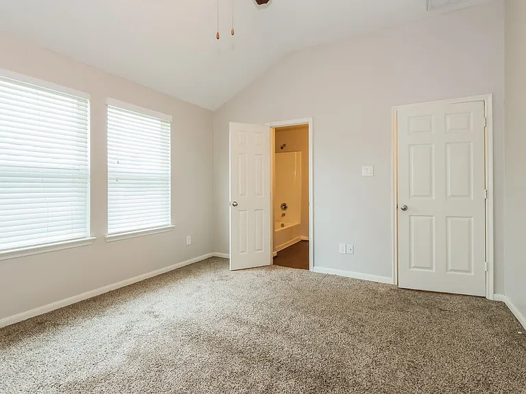 2802 Mesquite Ridge Dr — Photo 10