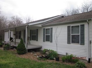 21811 S Carter Rd, Peculiar, MO 64078