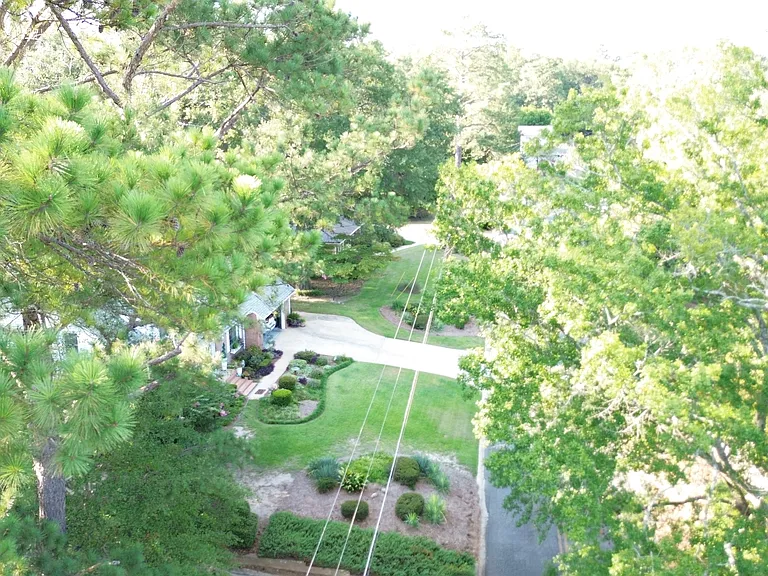 207 Deerwood Cir — Photo 11